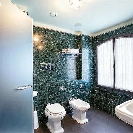 Deluxe Lagoon View *