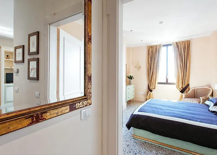 Deluxe Lagoon View Apartment