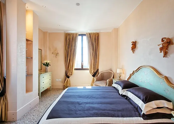 Deluxe Lagoon View Apartman Velence